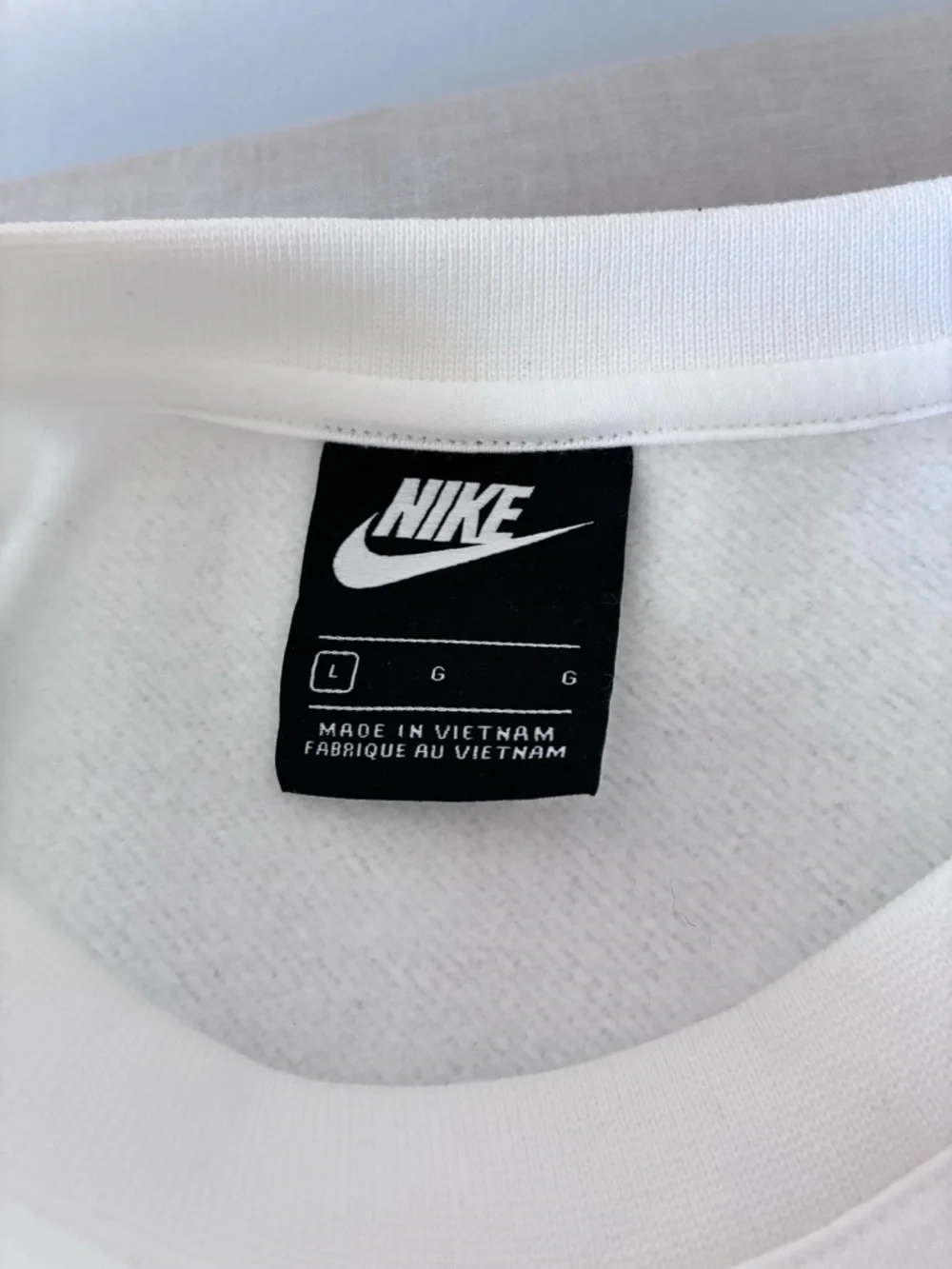 NWOT Nike Men’s White Fleece Crewneck